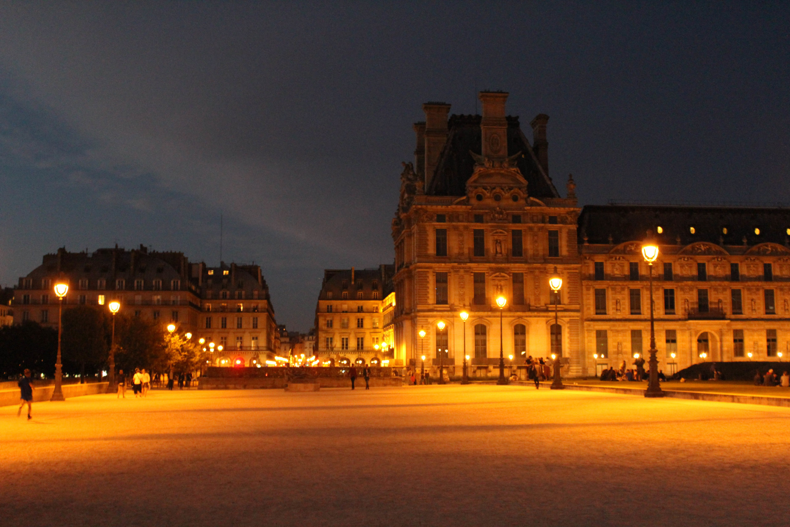 Place du Carrousel im goldenen Licht - Reisetipps