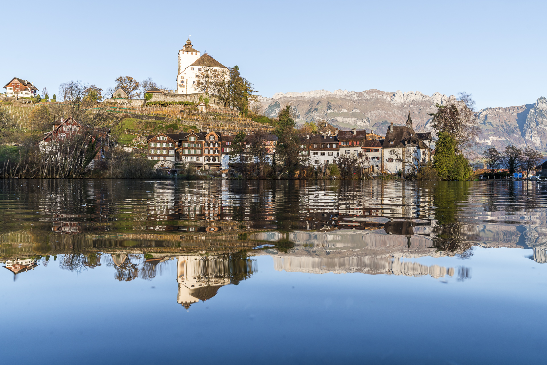 Wanderung Werdenberg - Sargans: auf dem Schlossweg durchs Rheintal