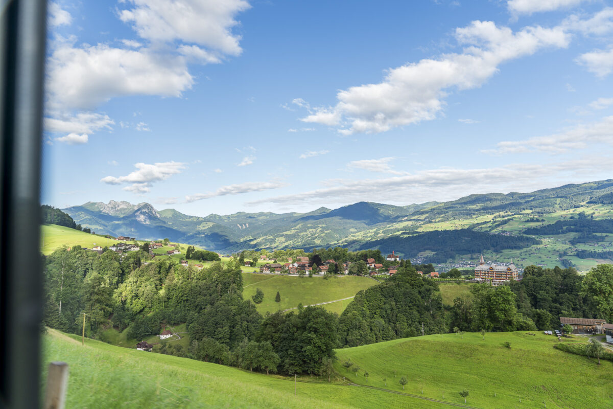 Postautofahrt auf die Stöckalp