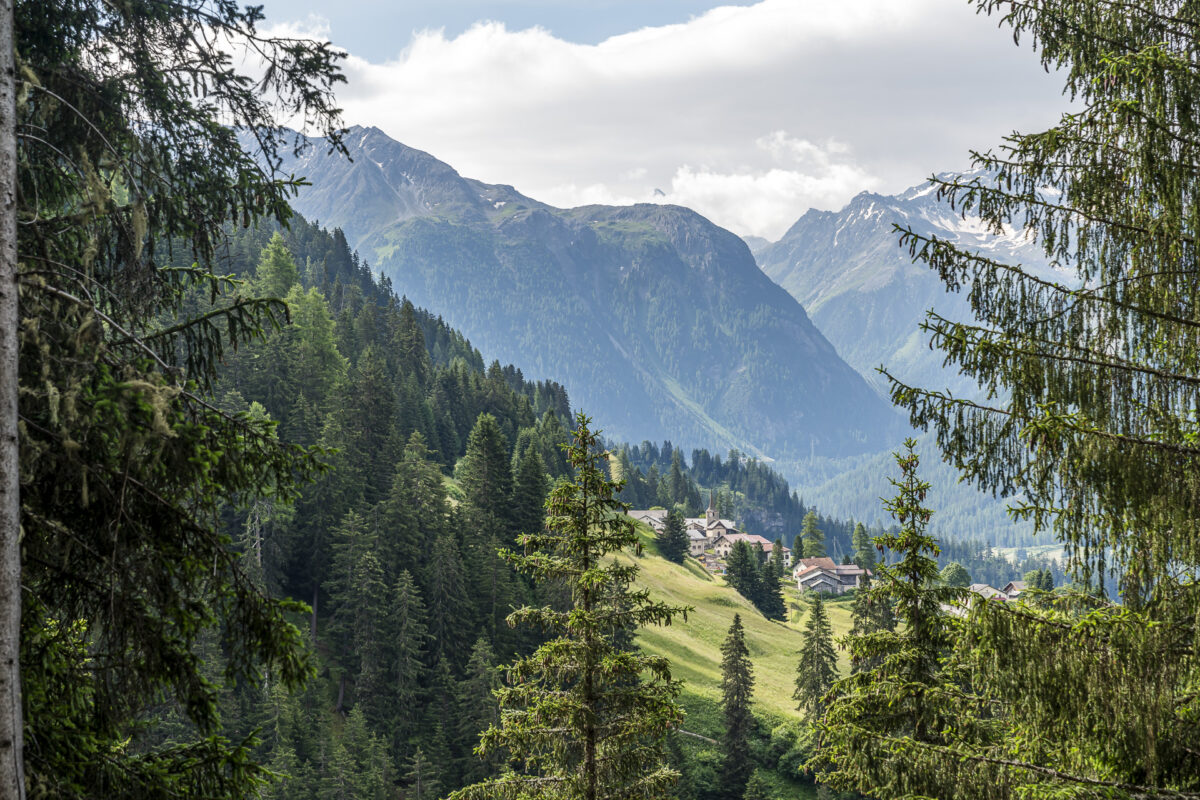 Blick auf Stuls und das Albulatal