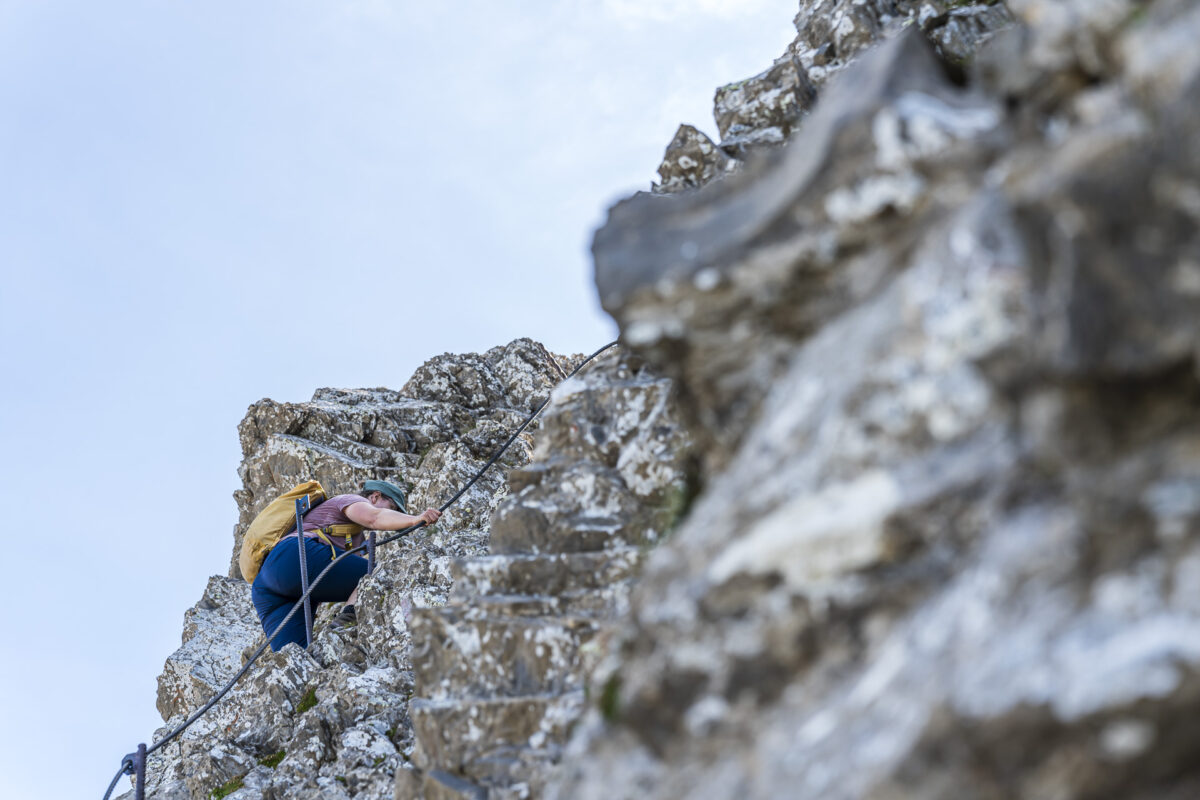 Bergwanderweg auf den Allmengrat