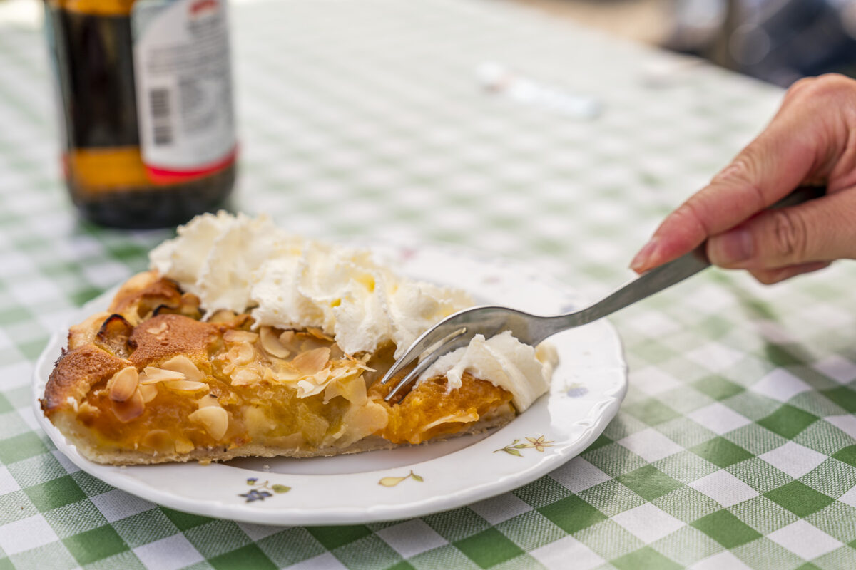 Kuchen im Allmenalpbeizli