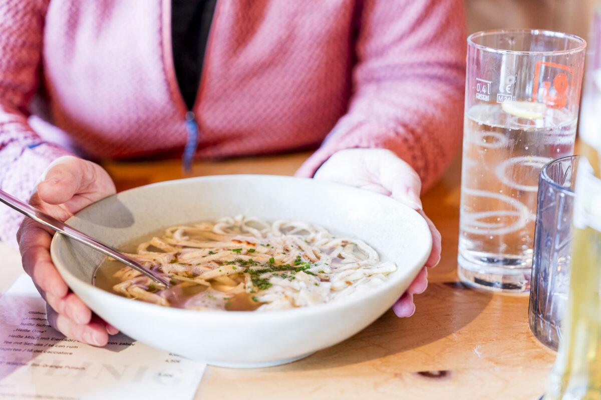 Flädlesuppe in der Schliniger Alm